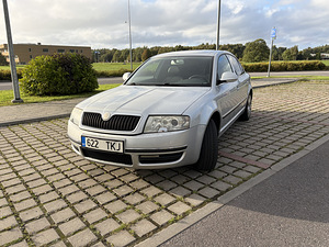 Skoda Superb (1 foto / 15)