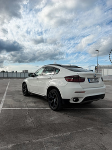 BMW X6 35d 2010 (2 foto / 6)