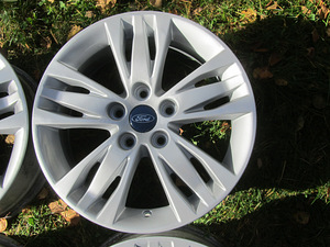 Ford R16 5x108 originaal valuveljed (4 foto / 8)