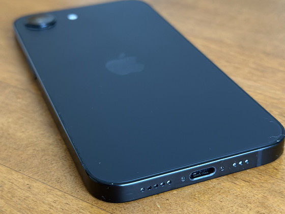 iPhone 16e