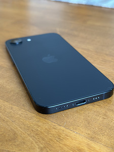 iPhone 16e (1 foto / 9)