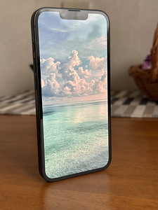 iPhone 16e (2 foto / 9)