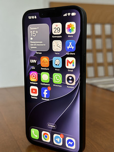 iPhone 16e (3 foto / 9)