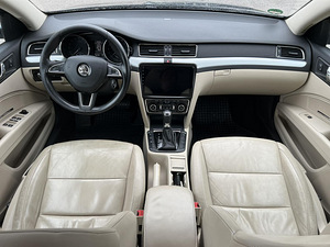 SKODA SUPERB (10 foto / 11)