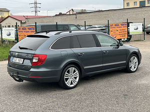 SKODA SUPERB (7 foto / 11)