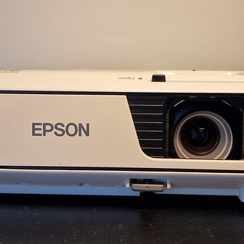 Epson EB-X31 projektor – heas korras