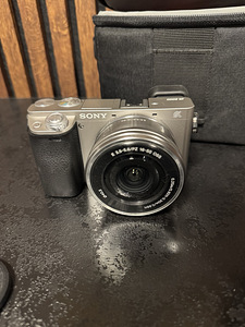 Sony A6000 + kaks objektiivi ja kaamerakott (2 foto / 5)