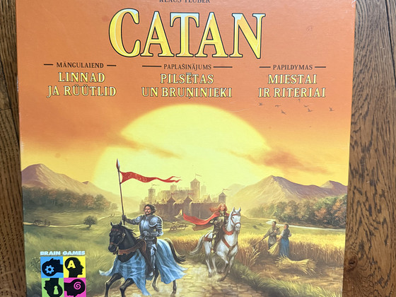 Lauamäng Catan laiendus «Linnad ja rüütlid». Catan: C