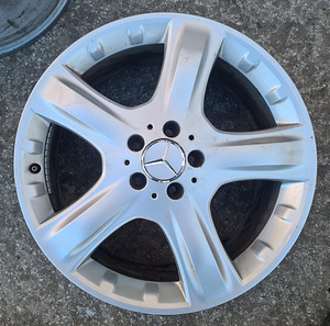 R19 veljed 5x112 MB ML GL GLE R V Vito (1 foto / 4)