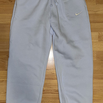 Женские спортивные штаны Nike