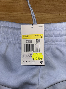 Женские спортивные штаны Nike (3 фото из 3)