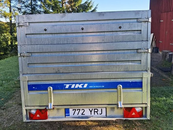 Tiki trailer