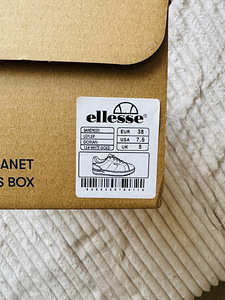 Новые женские кроссовки Ellesse Sandy White/Gold — размер 38 (6 фото из 6)