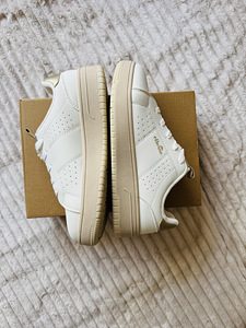 Новые женские кроссовки Ellesse Sandy White/Gold — размер 38 (2 фото из 6)