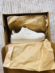 Новые женские кроссовки Ellesse Sandy White/Gold — размер 38 (3 фото из 6)