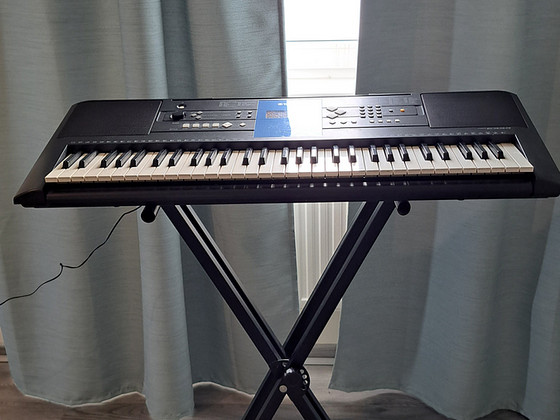 Синтезатор Yamaha PSR E333