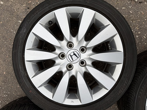 17" Honda originaalveljed 5x114,3 + suverehvid 225/45/17 (5 foto / 9)