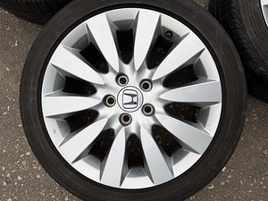 17" Honda originaalveljed 5x114,3 + suverehvid 225/45/17 (7 foto / 9)