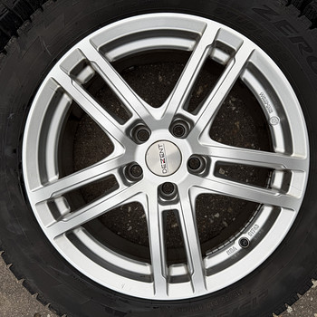 17" Dezent veljed 5x112 + 215/55/17 m+s Pirelli