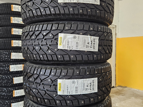 225 45 R 17 Kormoran Stud 2 ( by Michelin )