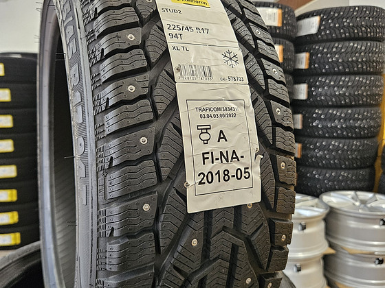 225 45 R 17 Kormoran Stud 2 ( by Michelin )