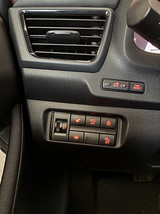 Nissan Leaf (7 foto / 8)