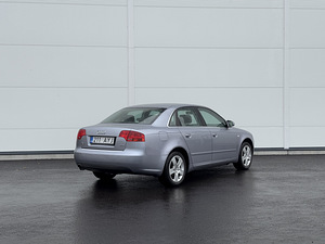 Audi A4 B7 2.0 96 kW (3 foto / 7)