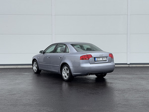 Audi A4 B7 2.0 96 kW (4 foto / 7)