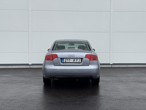 Audi A4 B7 2.0 96 kW (6 foto / 7)