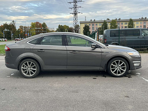 FORD MONDEO (5 foto / 11)
