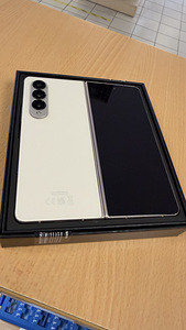 Samsung Galaxy Z Fold 4 12/256Gb Heas korras (1 foto / 2)