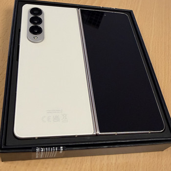 Samsung Galaxy Z Fold 4 12/256Gb Heas korras