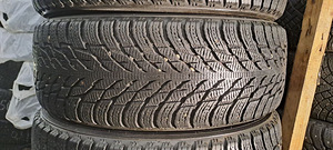 M+S 235 60 18, Nokian Hakkapeliitta R3 (1 foto / 2)