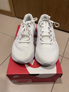 кроссовки Nike, р. 39 (2 фото из 4)