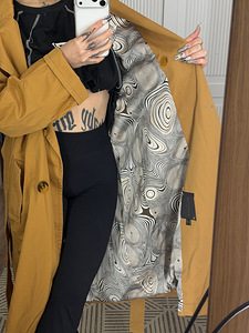 Trench coat (4 foto / 4)