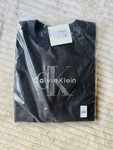 Calvin Klein Jeans Logo Sweatshirt – Black, S Brand new (4 foto / 4)