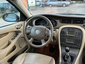 JAGUAR X-TYPE (9 foto / 11)