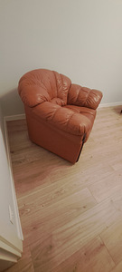Nahast tugitool (3 foto / 3)