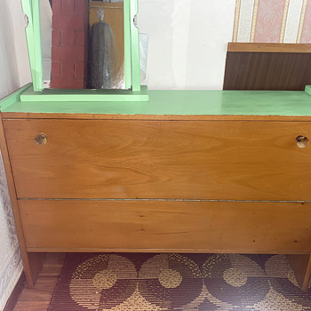 Vintage 1960ndate stiilis kummut
