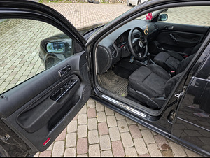 Volkswagen Golf (4 foto / 12)