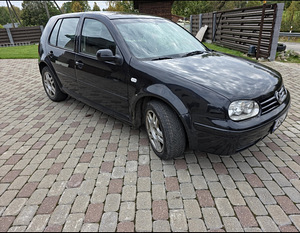 Volkswagen Golf (5 foto / 12)