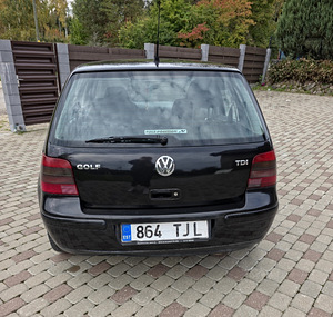 Volkswagen Golf (6 foto / 12)