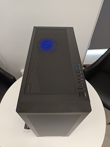 GAMER PC RYZEN 7 5700X /32GB RAM/500GB +1TB NVME/RX9060XT (3 foto / 9)