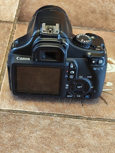 Canon EOS 1100D peegelkaamera+kaks objektiivi+kott+tarvikud (3 foto / 10)