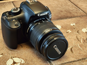 Canon EOS 1100D peegelkaamera+kaks objektiivi+kott+tarvikud (2 foto / 10)