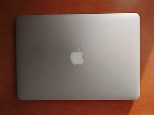 Mac book (1 foto / 2)
