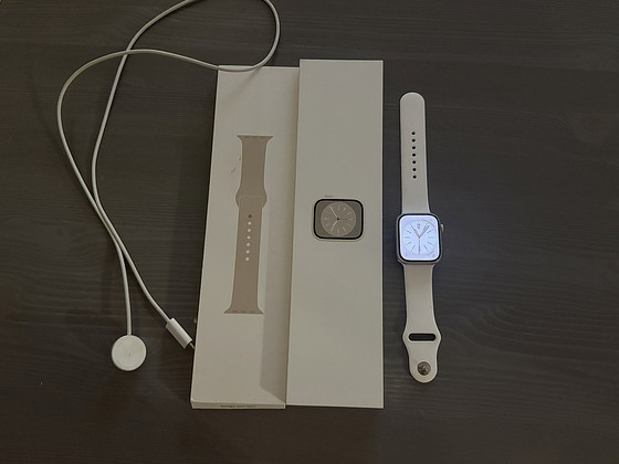 Apple Watches 8, 45 мм