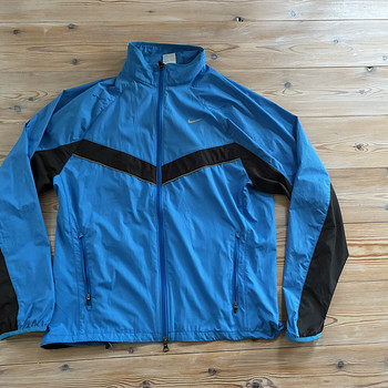 Nike õhuke spordidressikas, M
