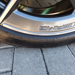 Mercedes veljed rehvidega (4 foto / 8)