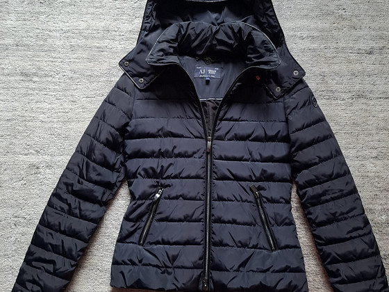 Куртка Armani 38 размер
